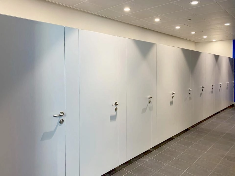 Lift hangende WC-cabines